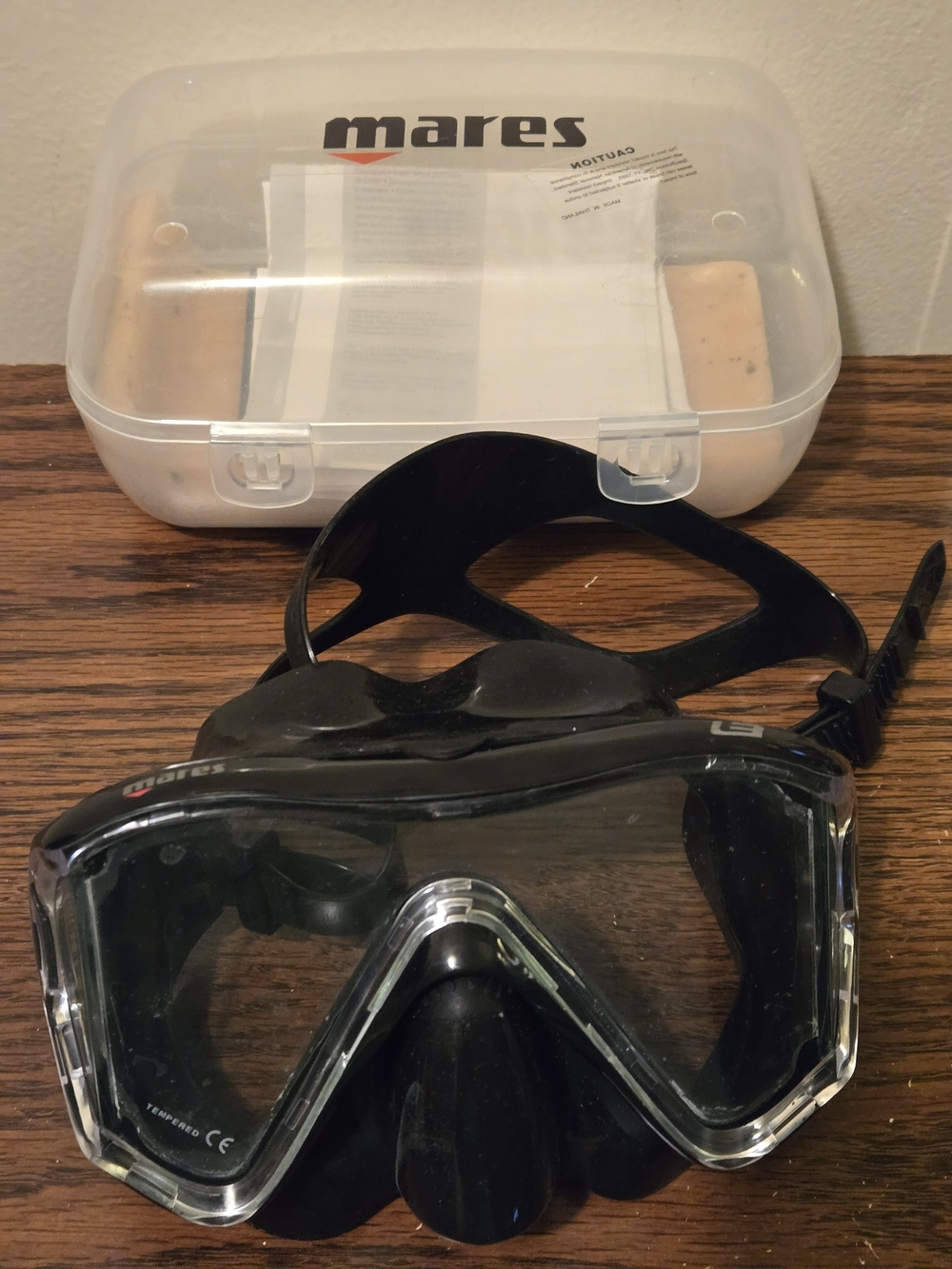 MARES Black Diving Mask with Clear Trim -NEW IN CASE